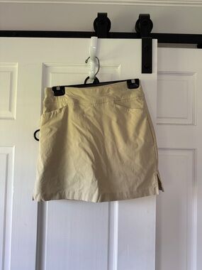 Beige golf Skort